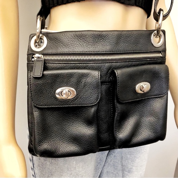 Danier Genuine Leather Black Crossbody Bag Minimalist Travel Bag Hands Free Bag - Picture 15 of 15